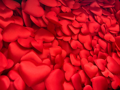 Deko Herzkissen » ca. 200g kleine Stoffherzen » romantische Bettdekoration » rotes Herzkonfetti für Hochzeiten, Valentinstag & Muttertag