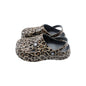 Damen Clogs Leo » günstige Damenschuhe » Clogs mit Leoparden-Muster » Sommer & Frühling Garten Schuhe mit Riemen und Cut-Outs