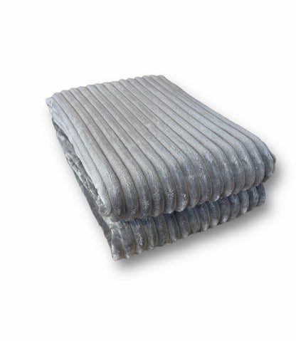 Wohndecke in Cord Optik » Kuscheldecke 150 x 200 cm » Tagesdecke Flanell » Wohndecke 260 g/m²